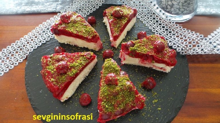 Grießdessert mit Sauerkirchsoße – Sevginin Sofrasi